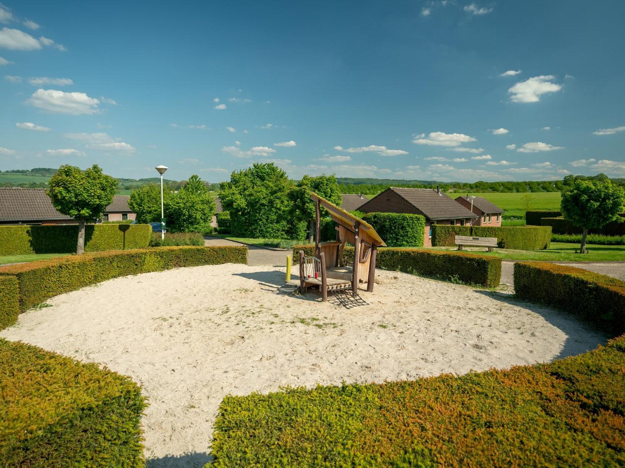 Holiday Home With Sauna, 8Km Of The Drielandenpunt Vijlen Luaran gambar